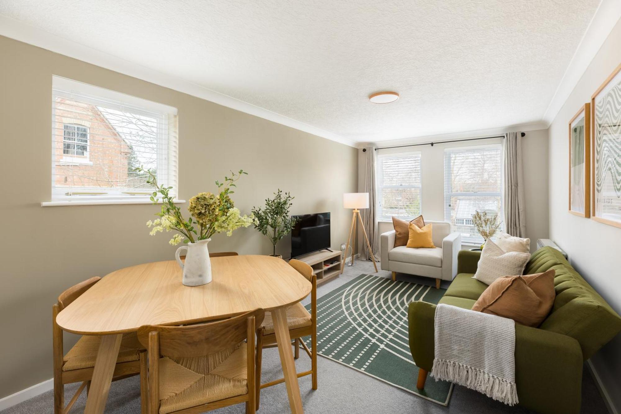 Modern 2-Bedroom Apartments With Free Parking In Leamington Exteriér fotografie