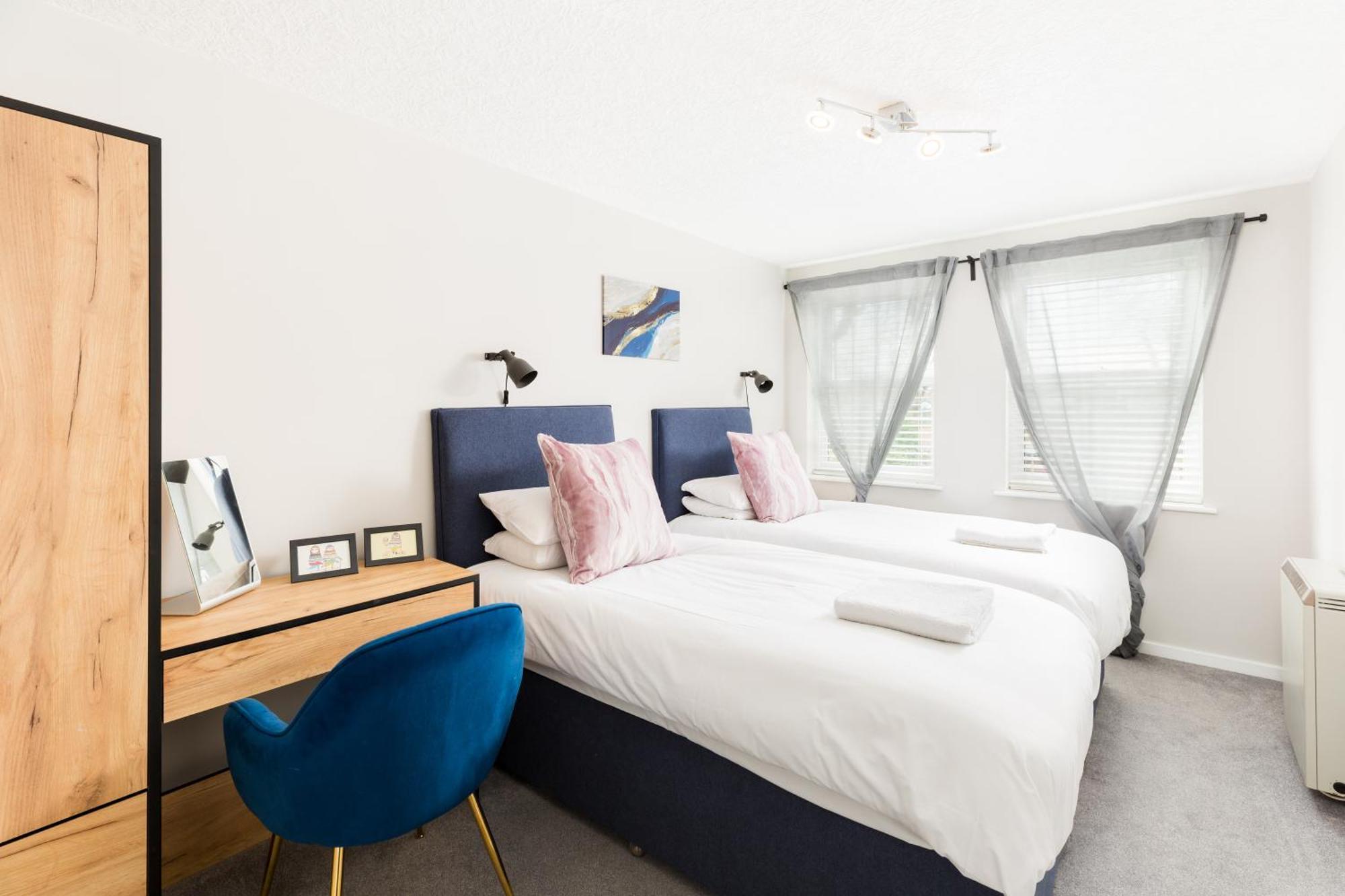 Modern 2-Bedroom Apartments With Free Parking In Leamington Exteriér fotografie