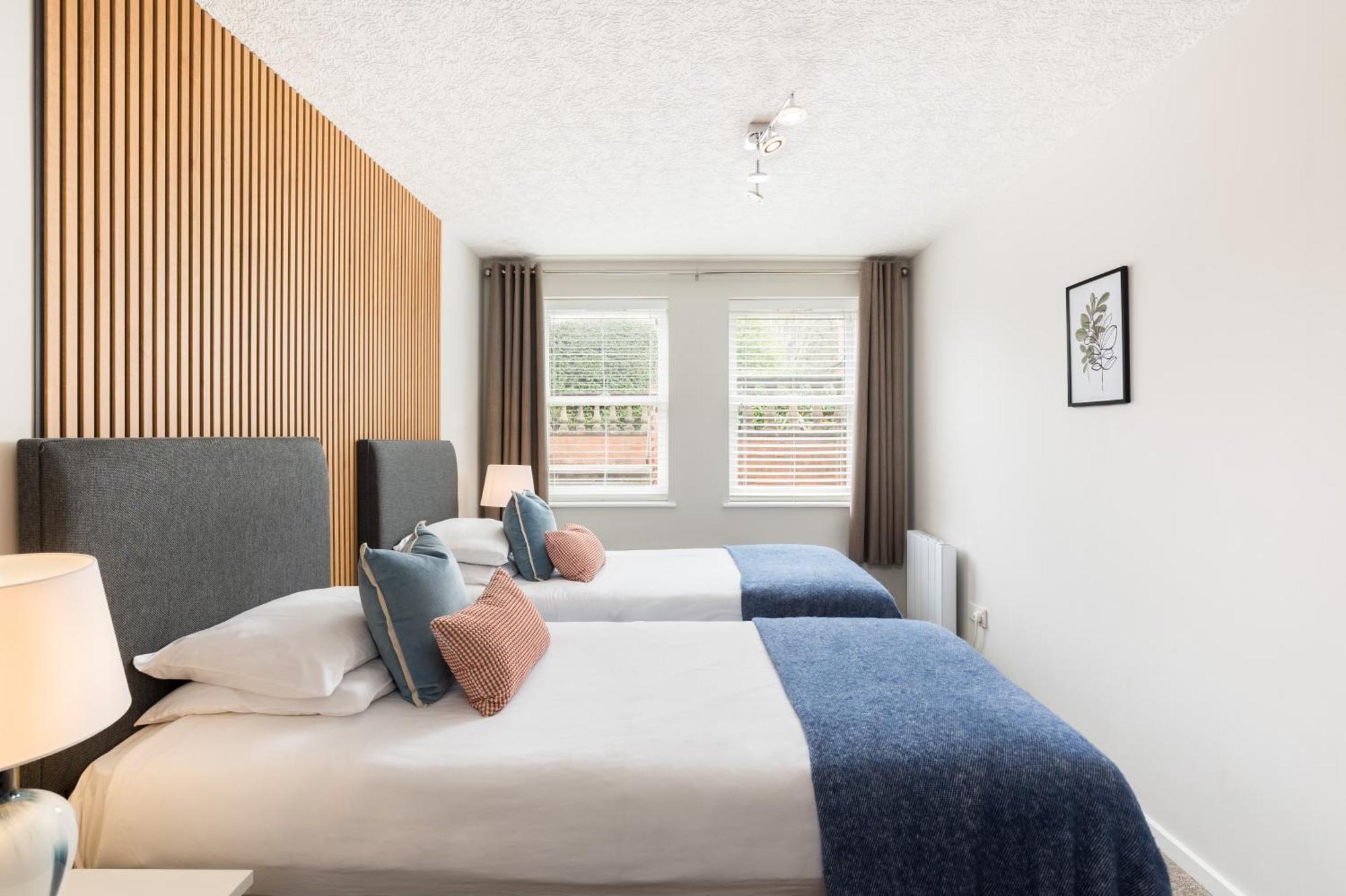 Modern 2-Bedroom Apartments With Free Parking In Leamington Exteriér fotografie