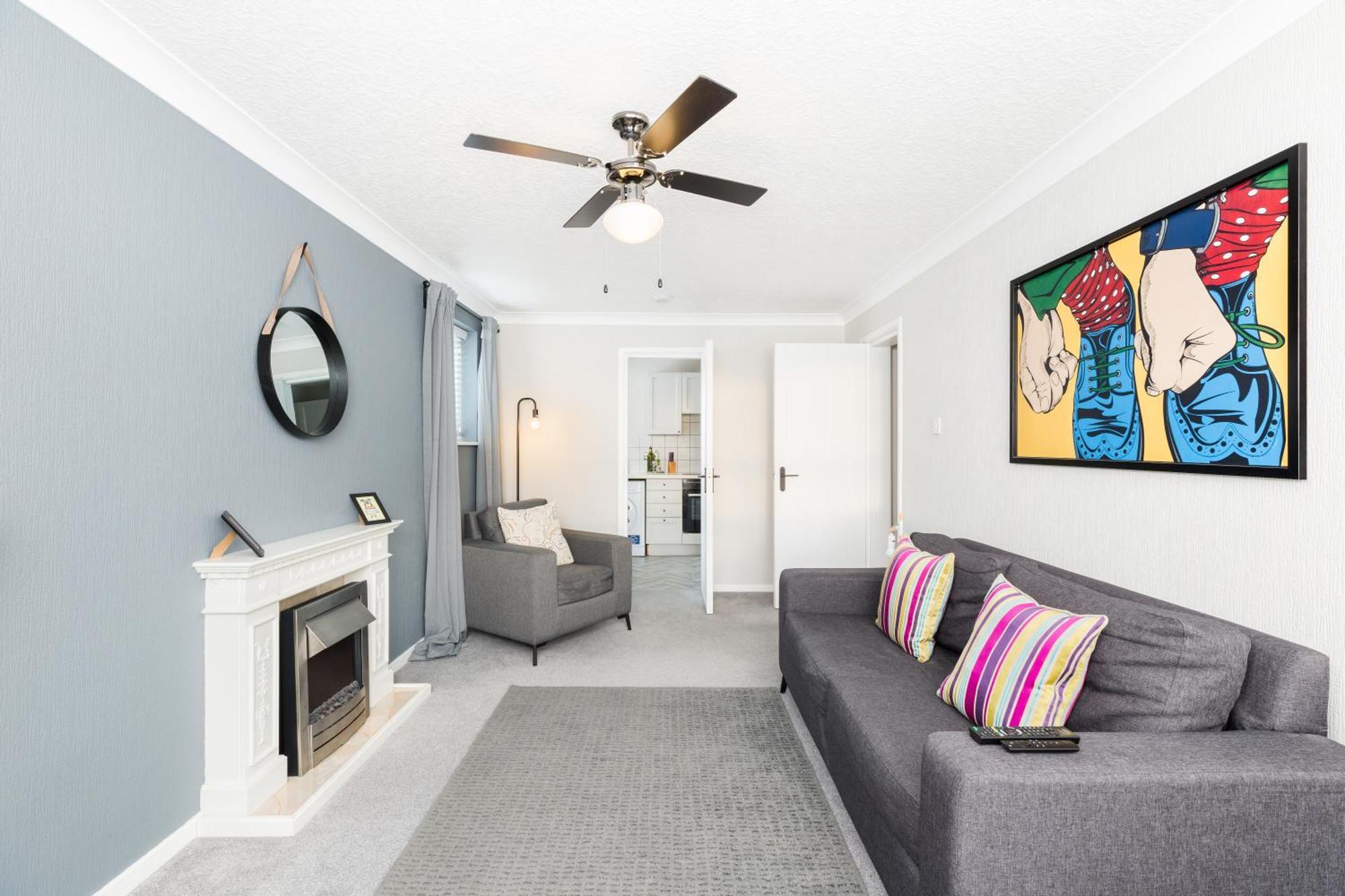 Modern 2-Bedroom Apartments With Free Parking In Leamington Exteriér fotografie