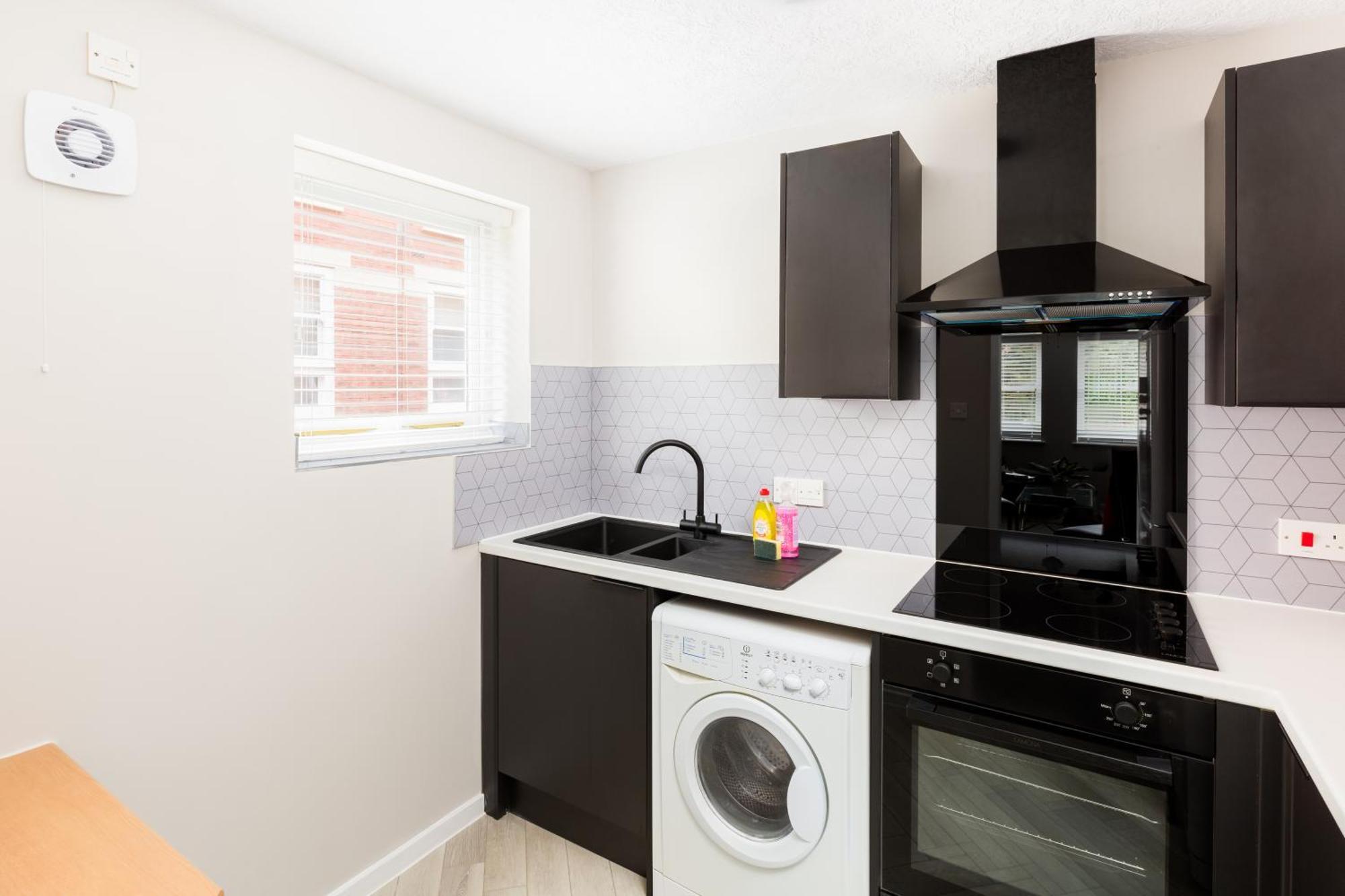 Modern 2-Bedroom Apartments With Free Parking In Leamington Exteriér fotografie