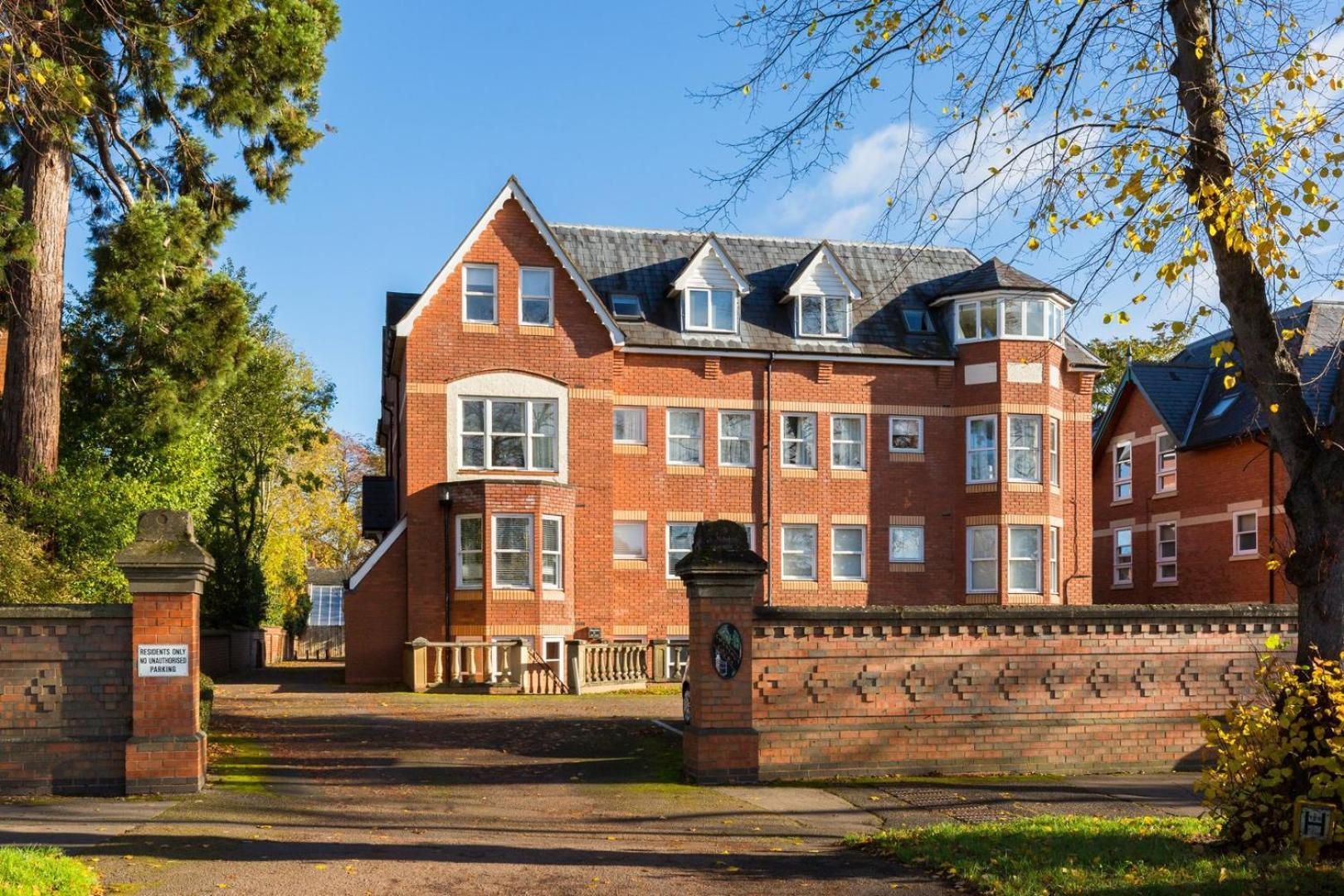 Modern 2-Bedroom Apartments With Free Parking In Leamington Exteriér fotografie
