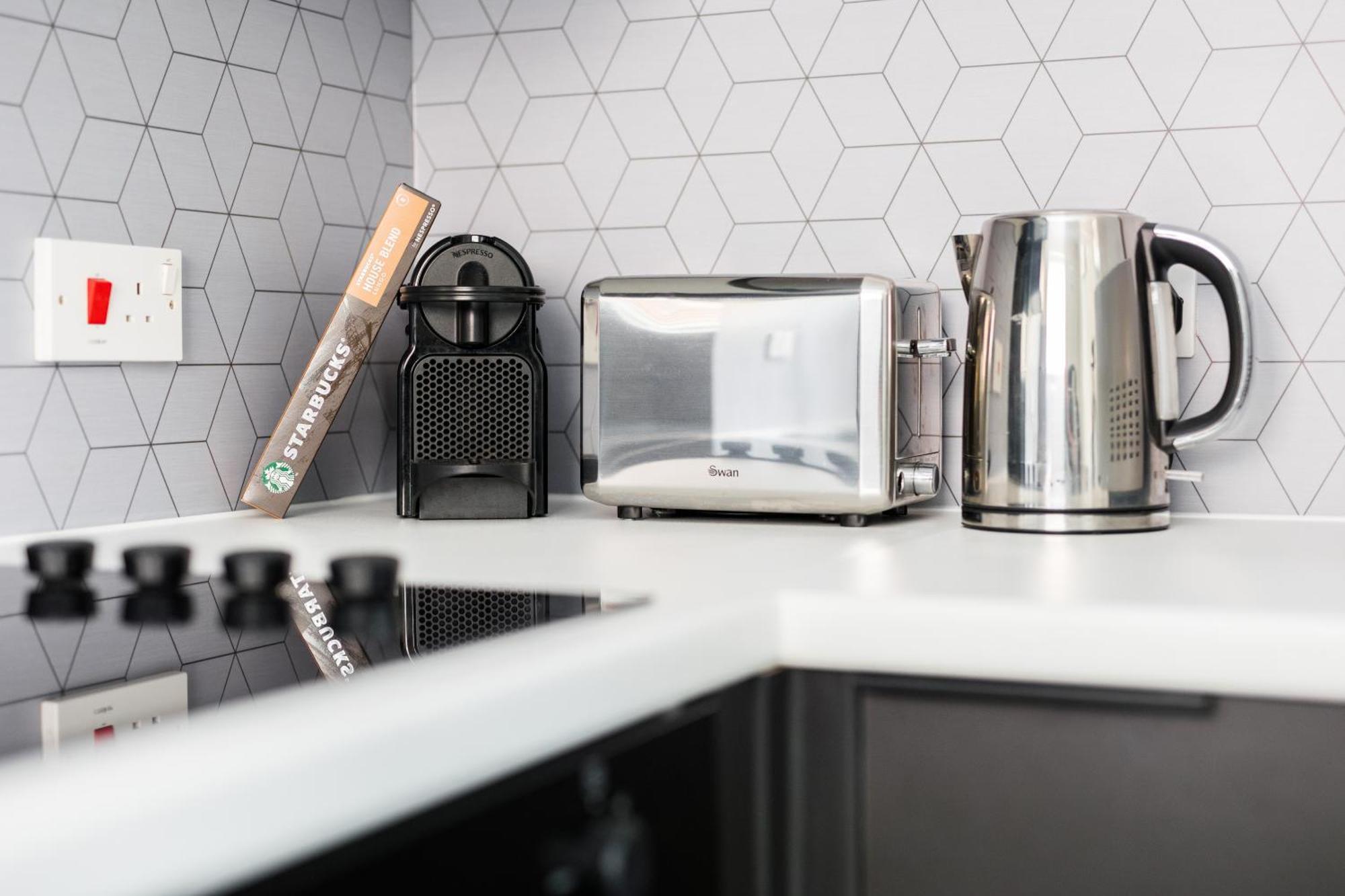 Modern 2-Bedroom Apartments With Free Parking In Leamington Exteriér fotografie