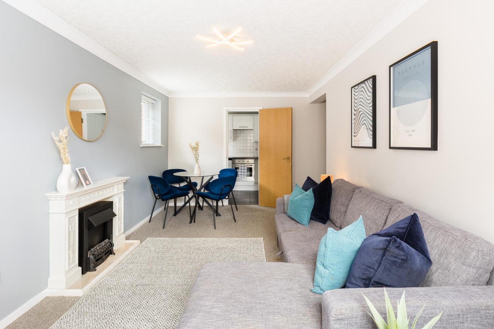 Modern 2-Bedroom Apartments With Free Parking In Leamington Exteriér fotografie