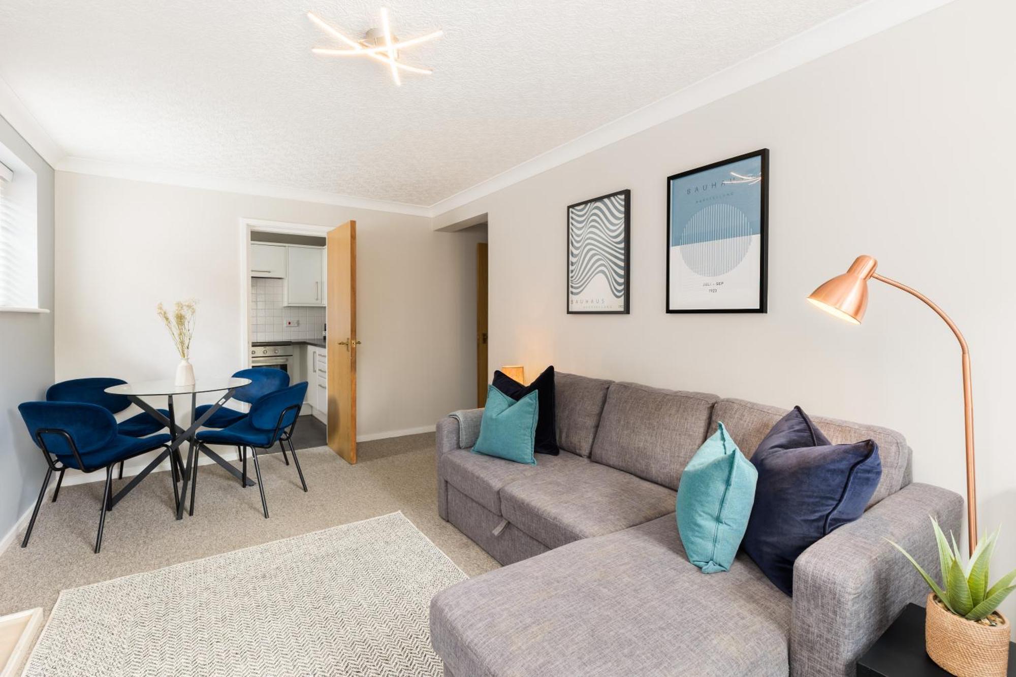 Modern 2-Bedroom Apartments With Free Parking In Leamington Exteriér fotografie