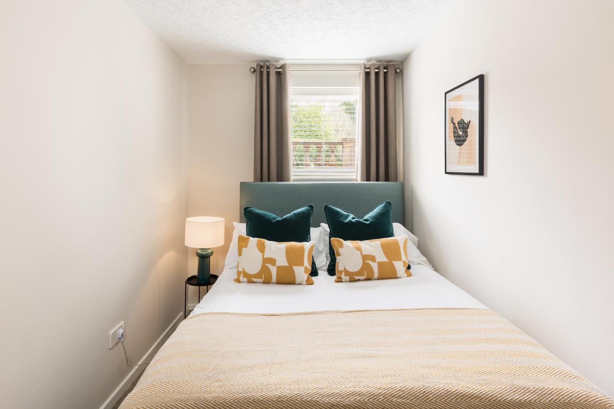 Modern 2-Bedroom Apartments With Free Parking In Leamington Exteriér fotografie