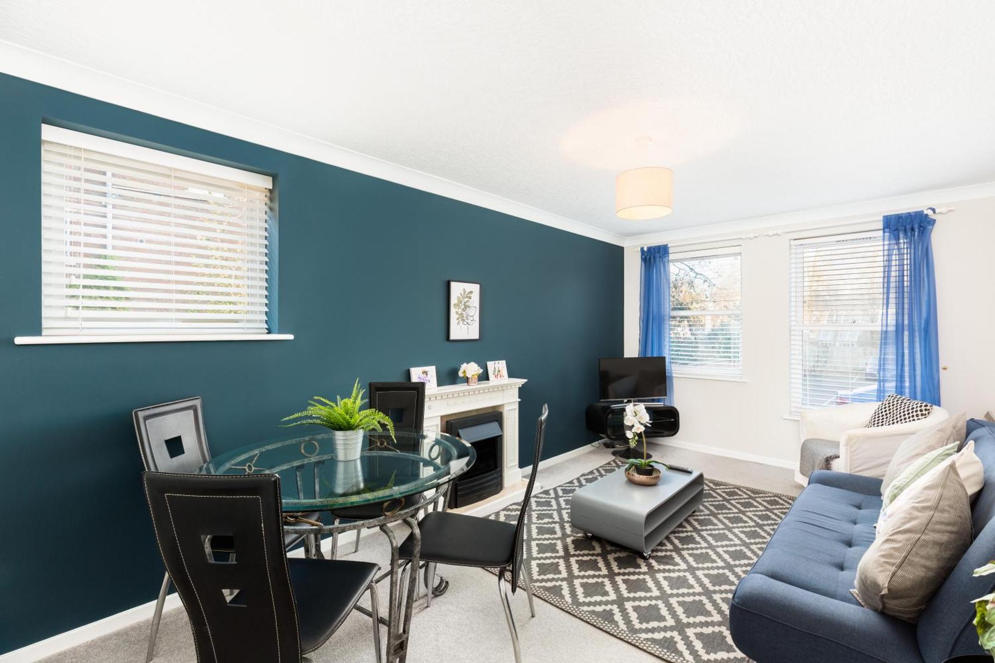 Modern 2-Bedroom Apartments With Free Parking In Leamington Exteriér fotografie