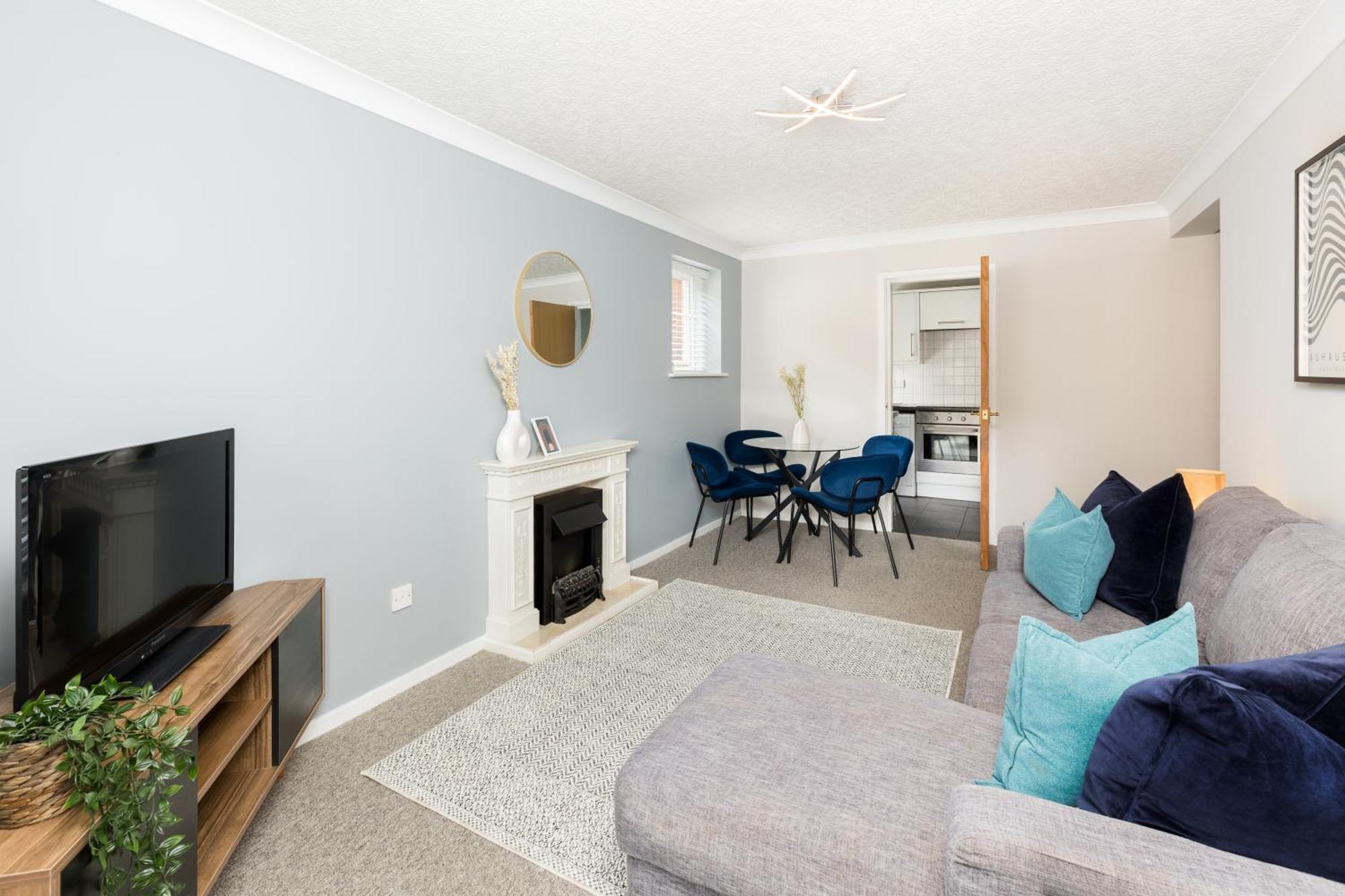 Modern 2-Bedroom Apartments With Free Parking In Leamington Exteriér fotografie