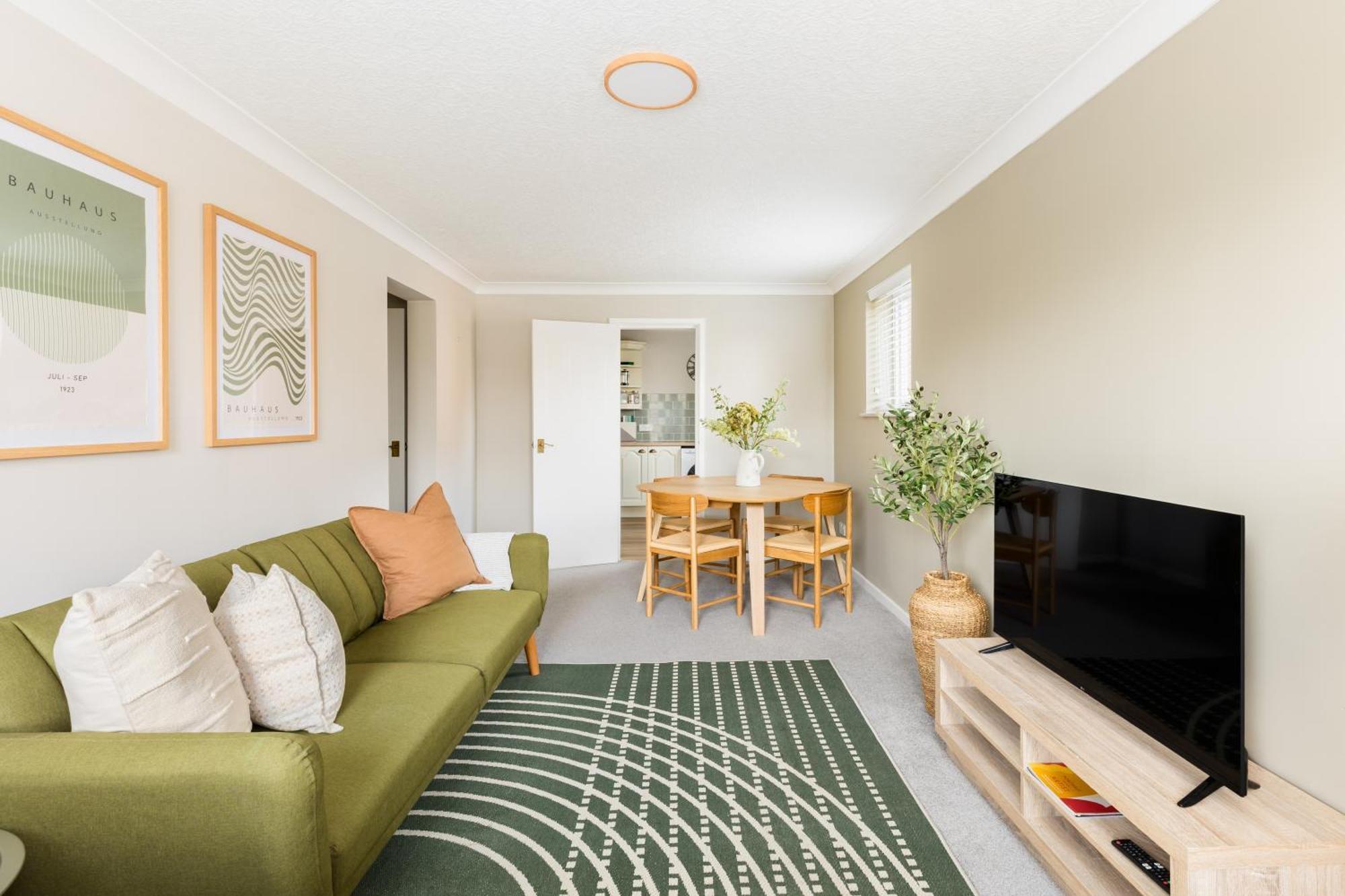 Modern 2-Bedroom Apartments With Free Parking In Leamington Exteriér fotografie