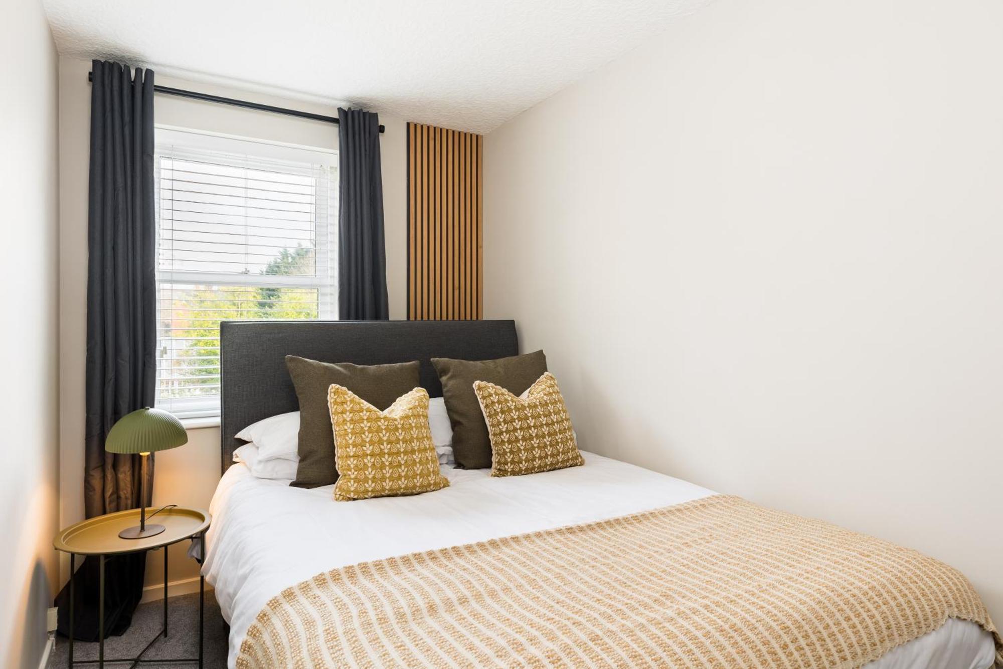 Modern 2-Bedroom Apartments With Free Parking In Leamington Exteriér fotografie