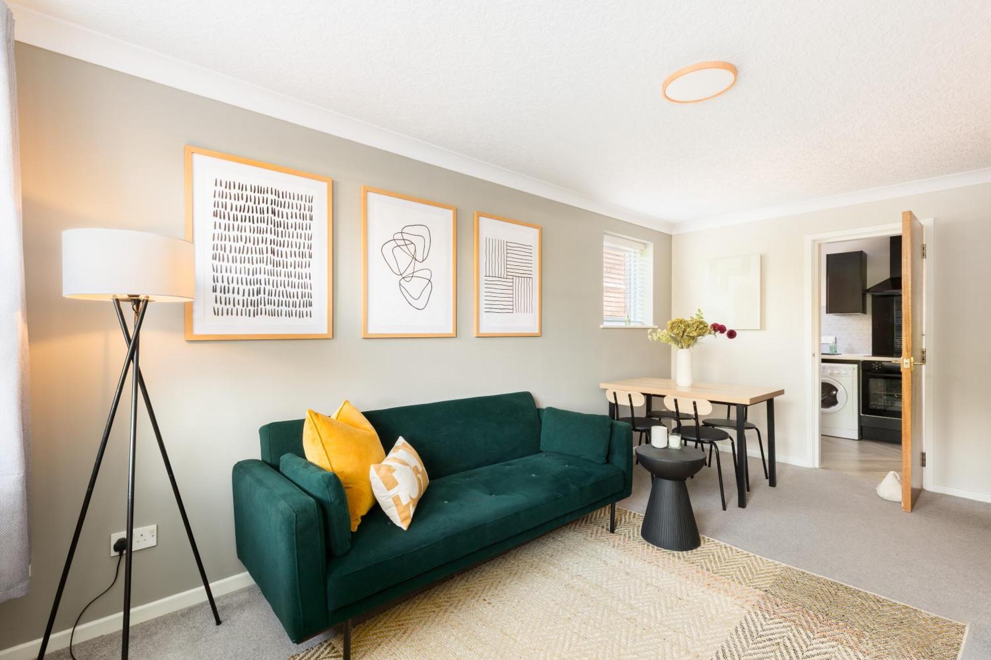 Modern 2-Bedroom Apartments With Free Parking In Leamington Exteriér fotografie