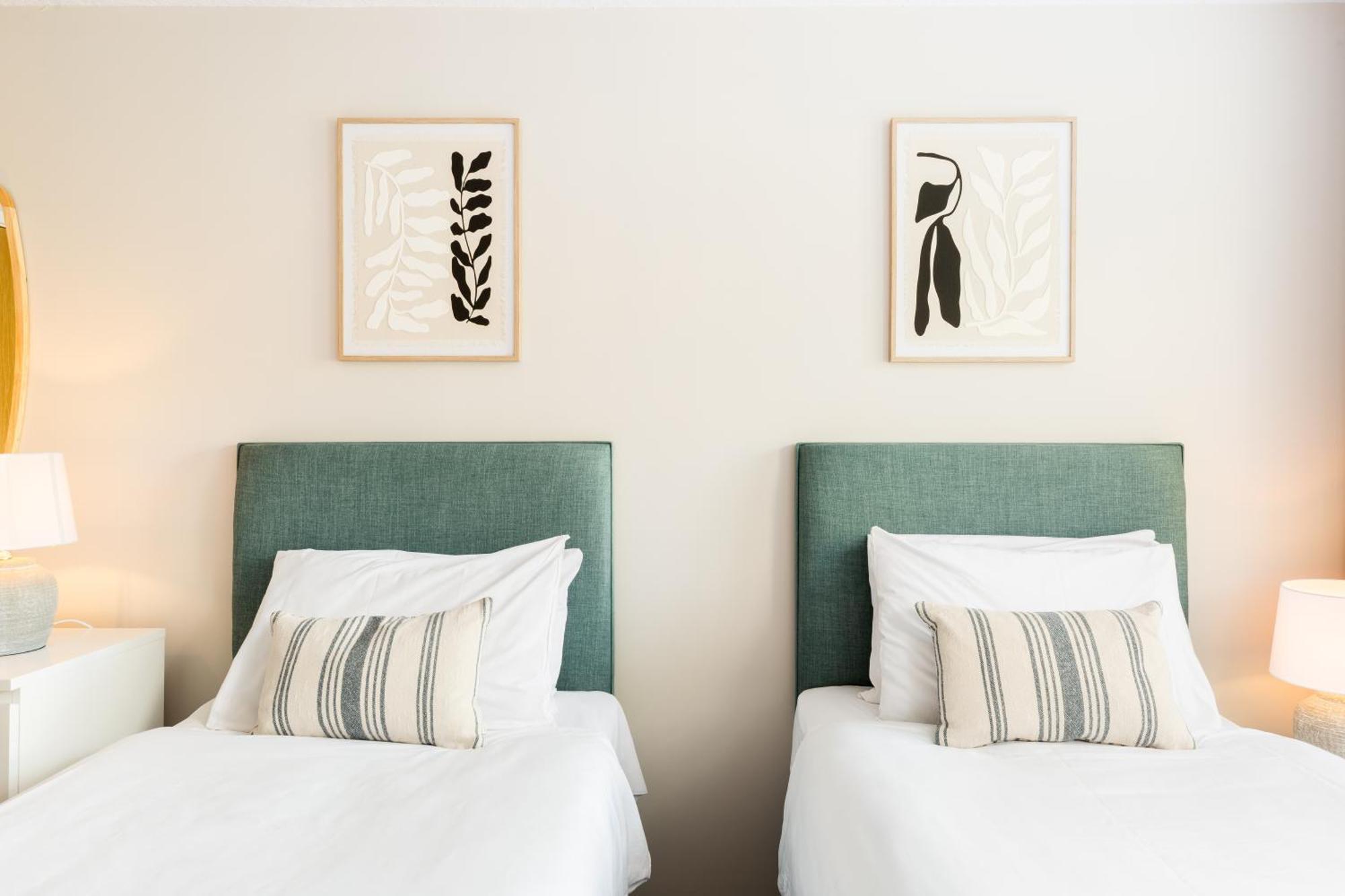 Modern 2-Bedroom Apartments With Free Parking In Leamington Exteriér fotografie
